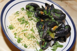 Thai-style Mussels with Noodles